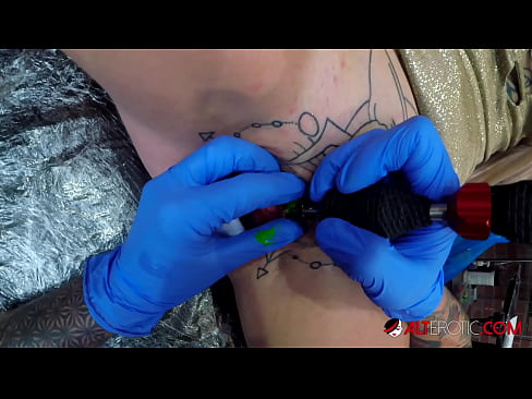 ❤️ Sully Savage, une chaudasse extrêmement tatouée, s'est fait tatouer le clitoris. ❤️ Vidéo de porno at porn fr.milfnut-net.ru ❤